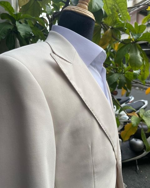  BỘ SUIT MAY ĐO MÀU BEIGE VE NHỌN 