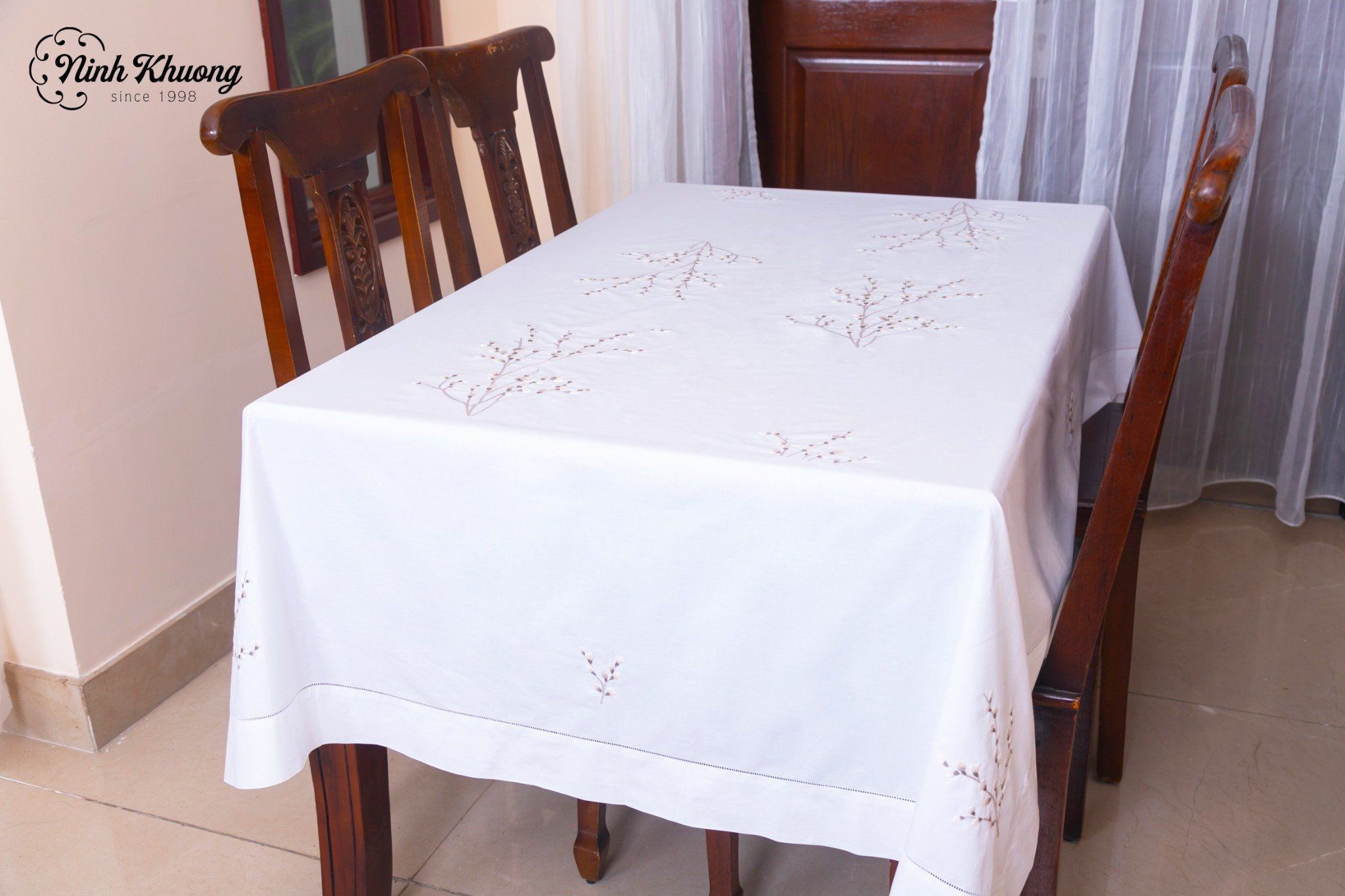  Table Cloth-Khăn bàn -CIP-Nụ tầm xuân 