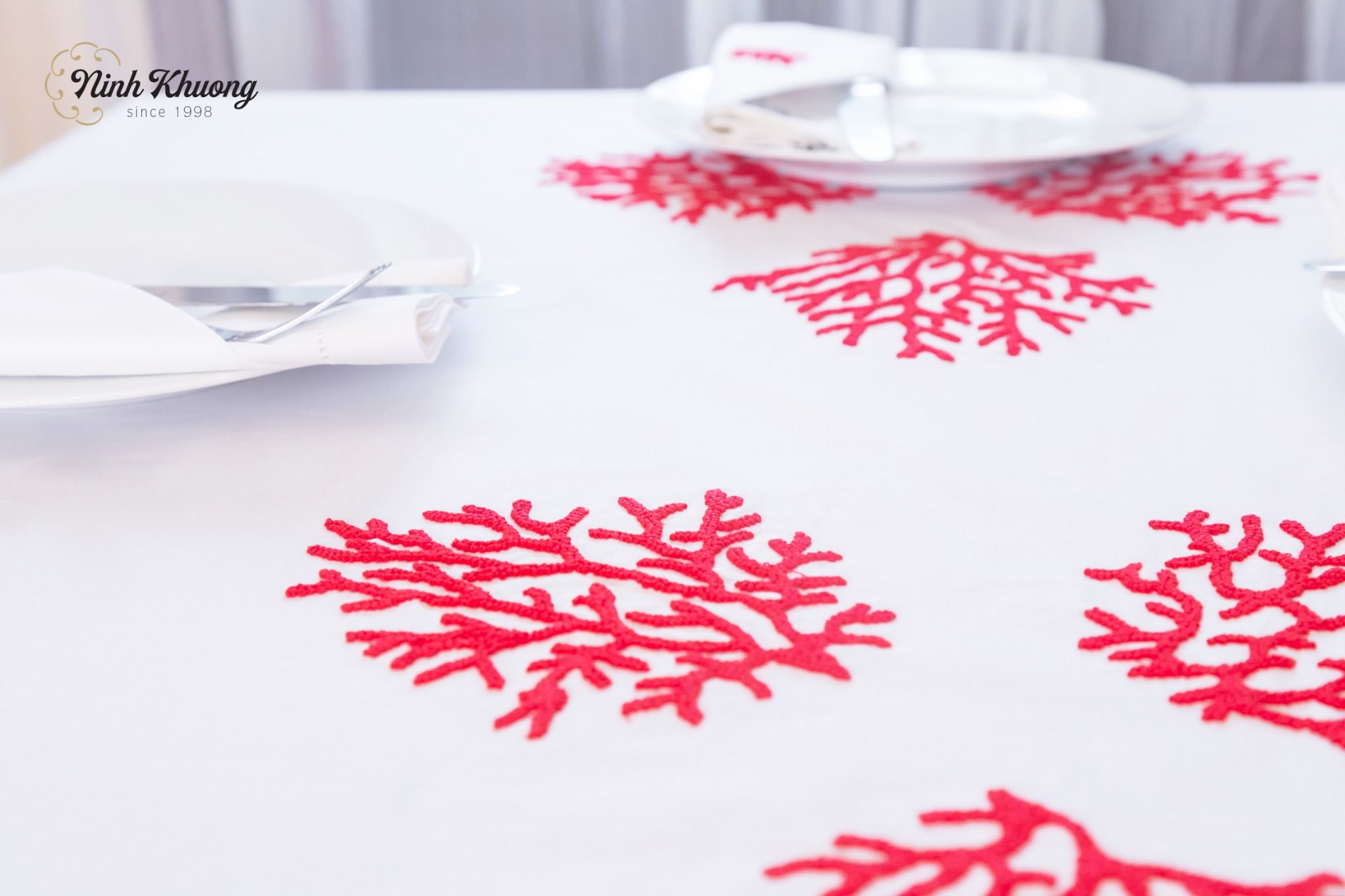  Table Cloth-Khăn bàn -CIP-San hô đỏ 