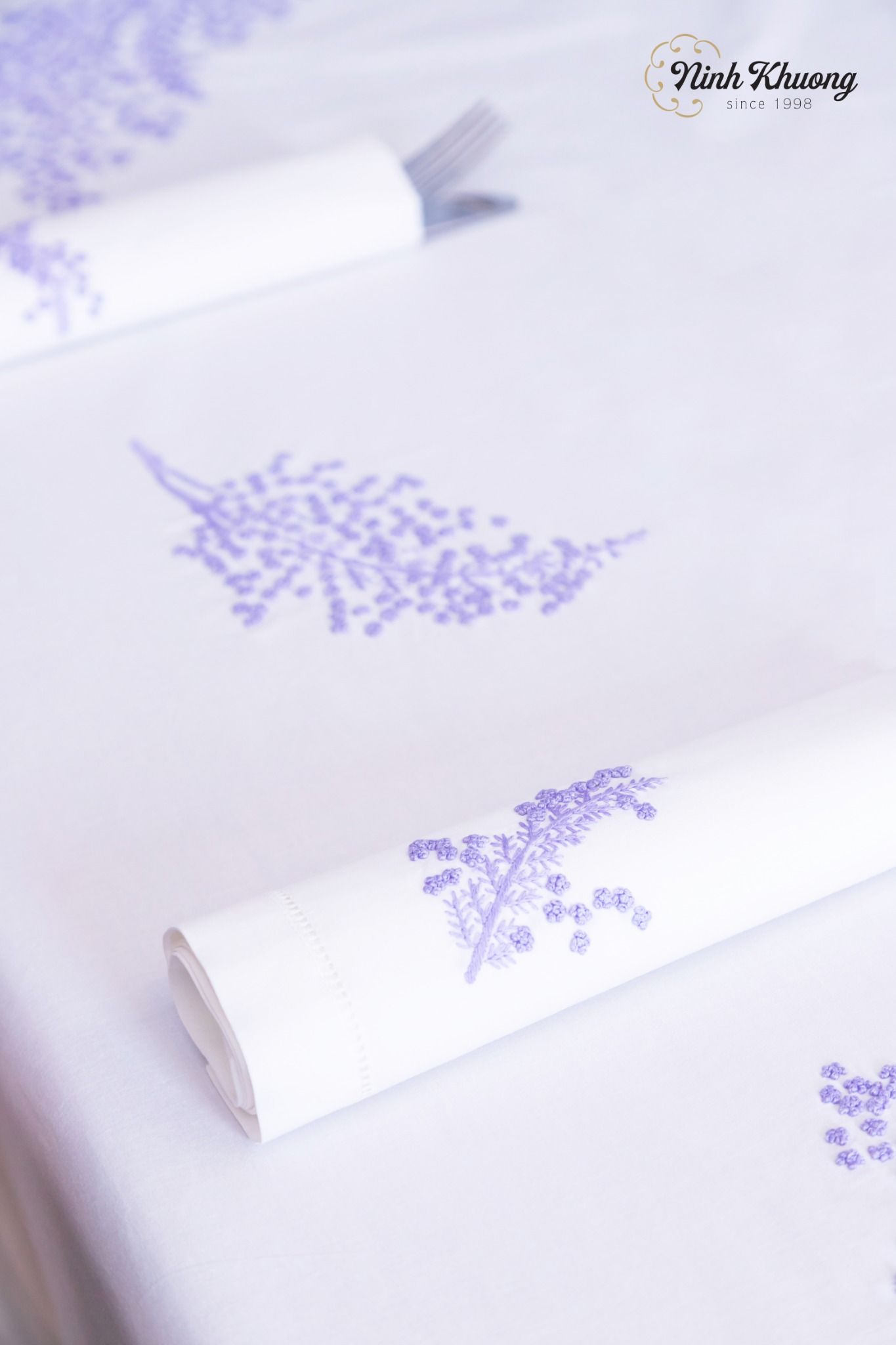  Table Cloth-Khăn bàn -CIP-Mimosa tím 