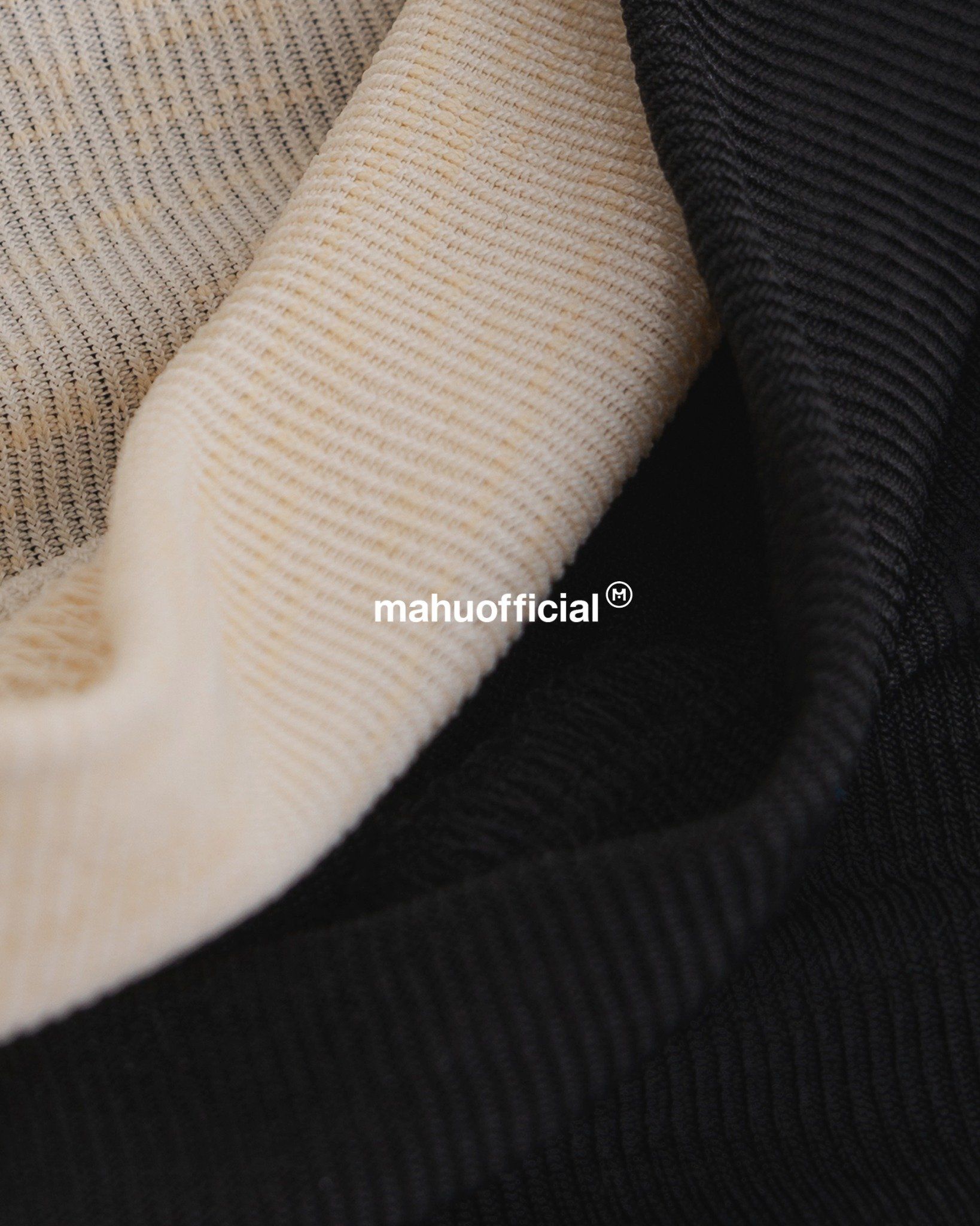  FUNNEL NECK TOP * black 