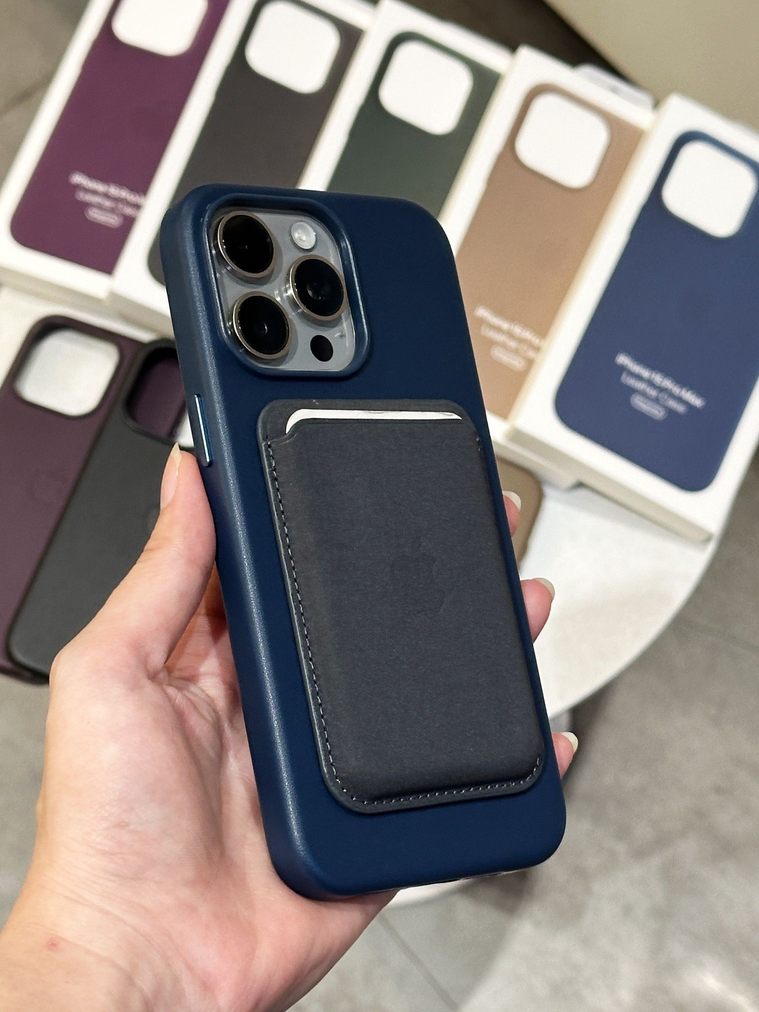  LEATHER CASE For 15Promax/15Plus/15Pro/15 - MAGSAFE 