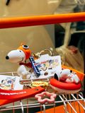 KEYCHAIN SNOOPY & CHARLIE (MỚI) 