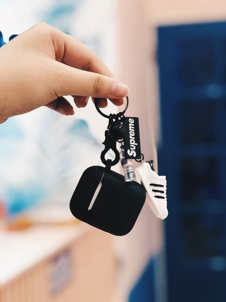  SET AIRPODS & KEYCHAIN 
