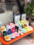  SLIPPERS 