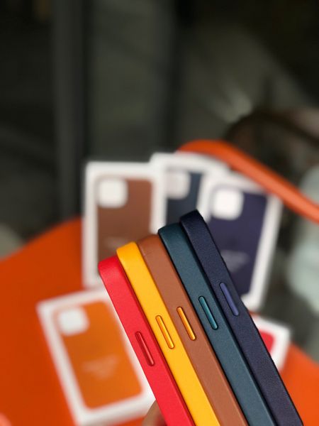  LEATHER CASE FOR 12PROMAX/12PRO/12 - MAGSAFE 