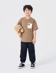 Áo thun cổ tròn trẻ em casual phối túi ốp