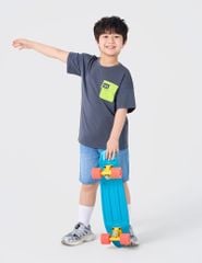 Áo thun cổ tròn trẻ em casual phối túi ốp