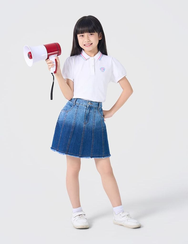 Áo polo ngắn tay bé gái bo cổ in ngực trái