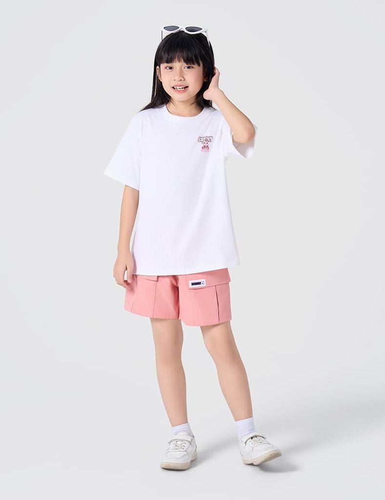 Áo T-shirt trẻ em cổ tròn hình in trước ngực