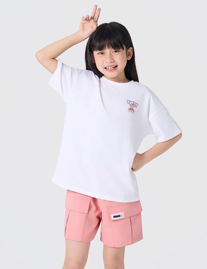 Áo T-shirt trẻ em cổ tròn hình in trước ngực