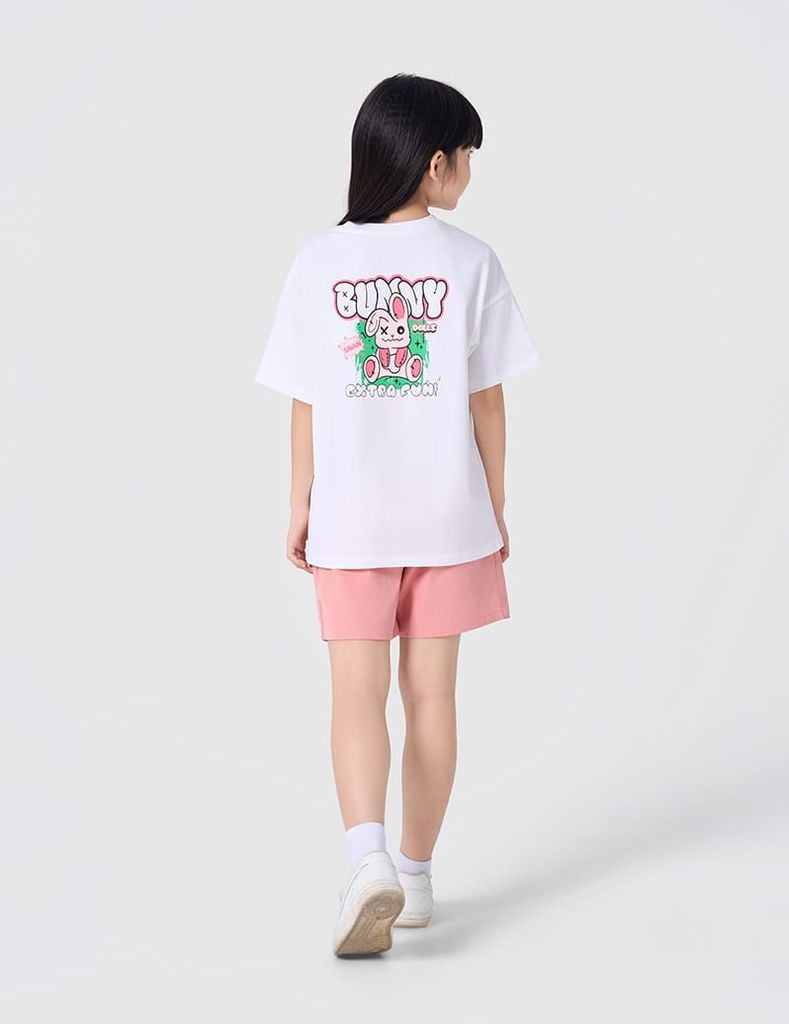 Áo T-shirt trẻ em cổ tròn hình in trước ngực