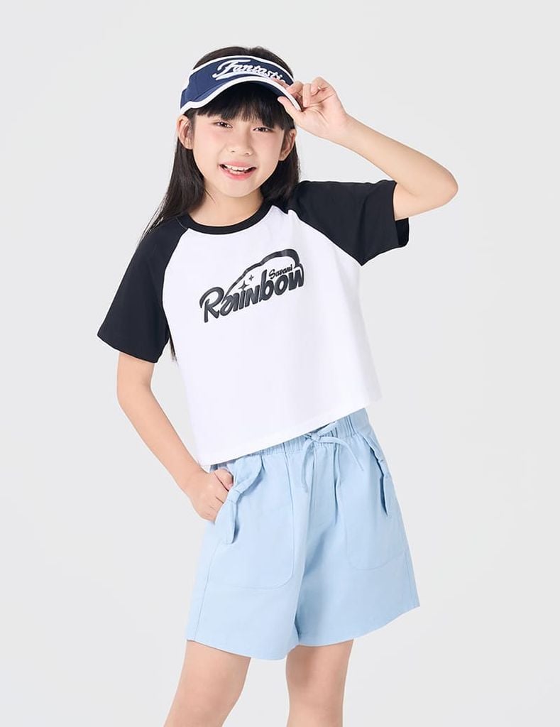 Áo phông trẻ em tay raglan in hình trước ngực