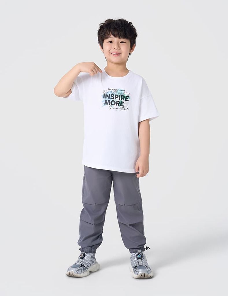 Áo thun ngắn tay trẻ em casual cổ bo rib hình in cao su nổi bật