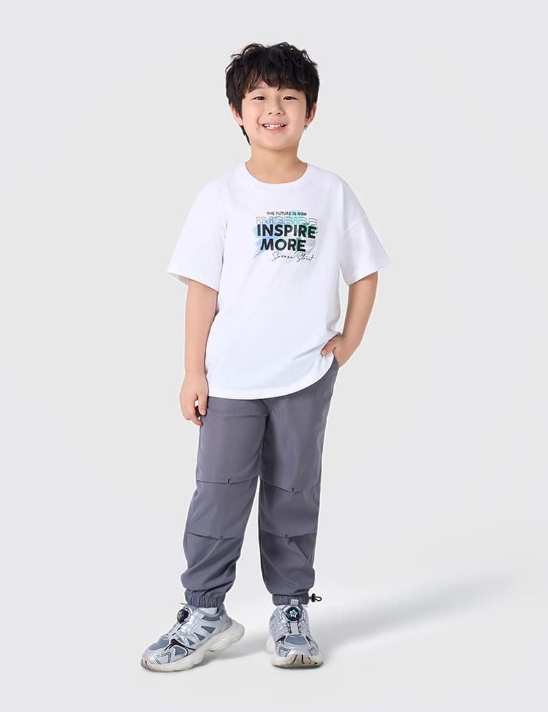 Áo thun ngắn tay trẻ em casual cổ bo rib hình in cao su nổi bật