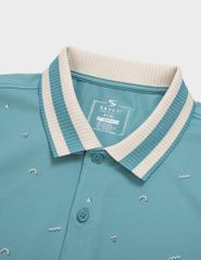 Áo polo nam mắt chim thêu tay hình in thân trước