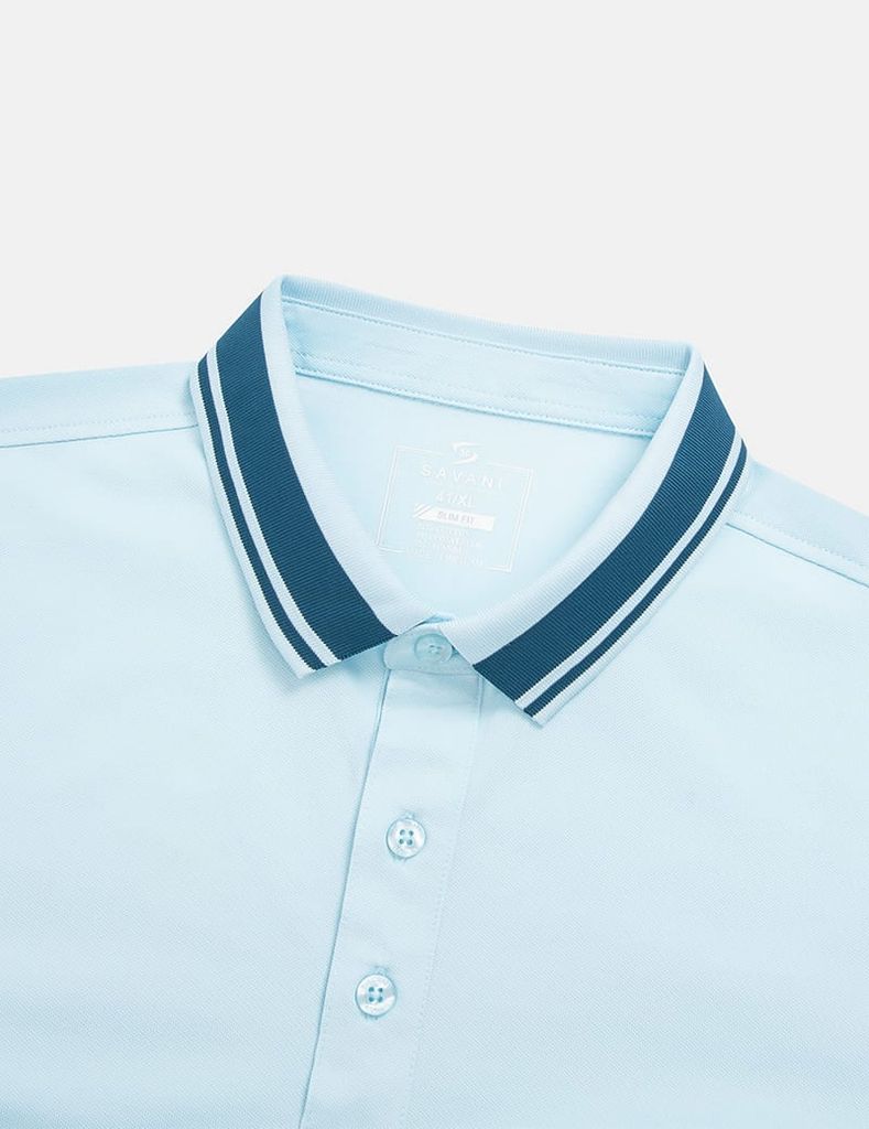 Áo phông có cổ nam mắt chim xẻ tà dáng ôm