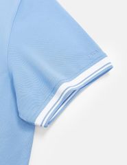 Áo phông có cổ nam mắt chim xẻ tà dáng ôm