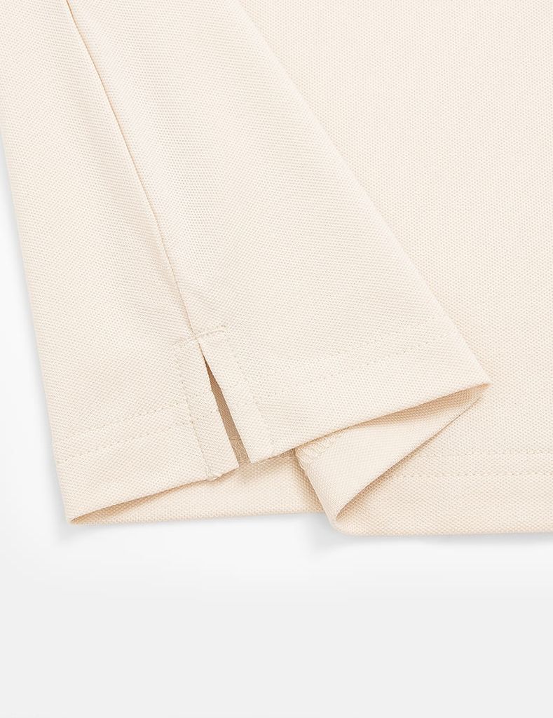 Áo phông có cổ nam mắt chim xẻ tà dáng ôm