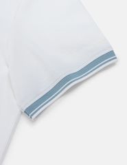 Áo phông có cổ nam mắt chim xẻ tà dáng ôm