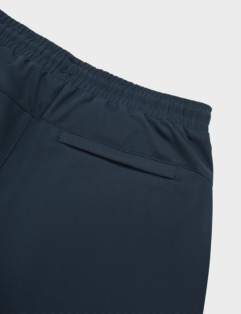 Quần short nam dệt kim ép gấu dáng ôm vừa
