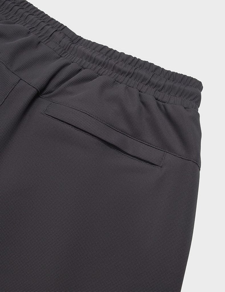 Quần short nam dệt kim ép gấu dáng ôm vừa