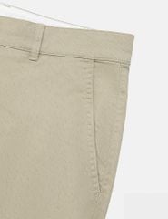 Quần short khaki nam cạp thường kẹp mác da