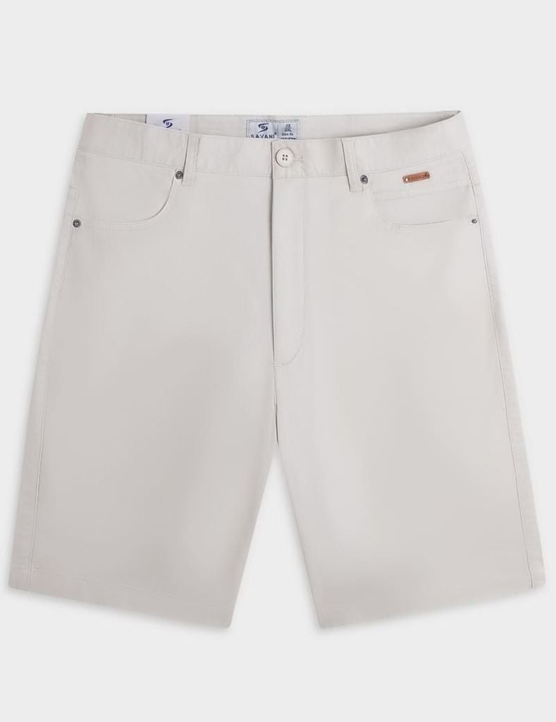 Quần short kaki nam cạp thường logo da gắn túi