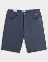 Quần short kaki nam cạp thường logo da gắn túi