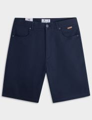 Quần short kaki nam cạp thường logo da gắn túi