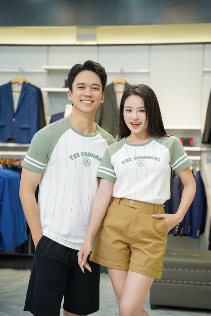 Áo thun ngắn tay nữ cổ tròn hình in trước ngực