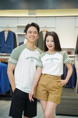 Áo thun ngắn tay nữ cổ tròn hình in trước ngực