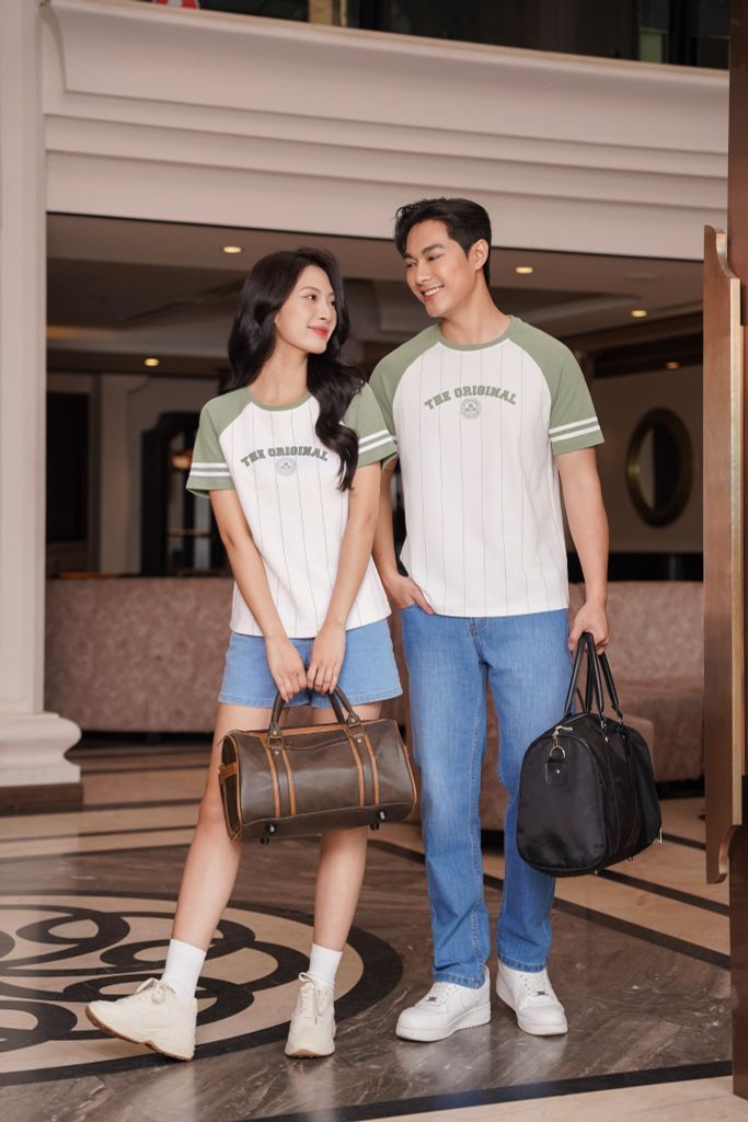 Áo thun ngắn tay nữ cổ tròn hình in trước ngực