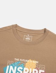 Áo T-shirt nam cổ bo vải rib hình in trước ngực