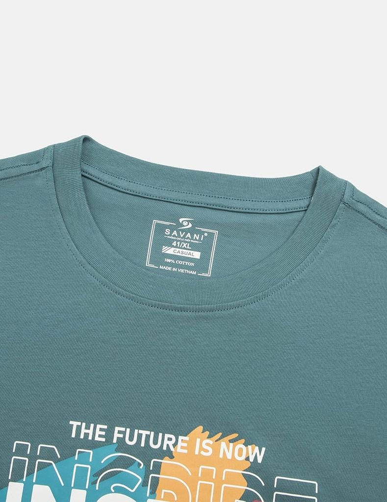 Áo T-shirt nam cổ bo vải rib hình in trước ngực