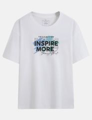 Áo T-shirt nam cổ bo vải rib hình in trước ngực