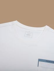 Áo thun ngắn tay cổ tròn in ngực trái dáng casual