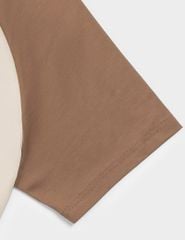 Áo thun nam cố tròn tay raglan in nhỏ gấu áo