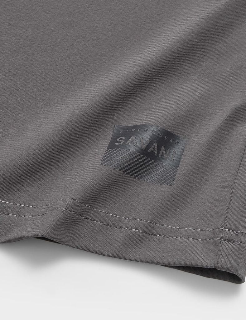Áo thun nam cố tròn tay raglan in nhỏ gấu áo