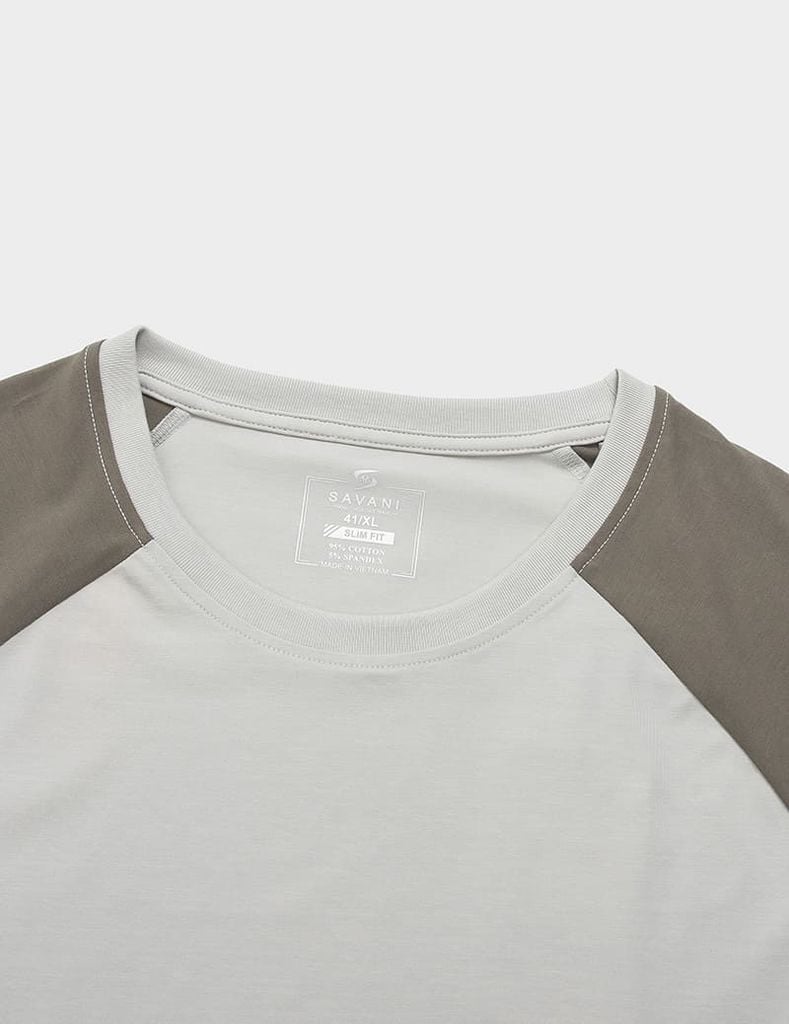 Áo thun nam cố tròn tay raglan in nhỏ gấu áo