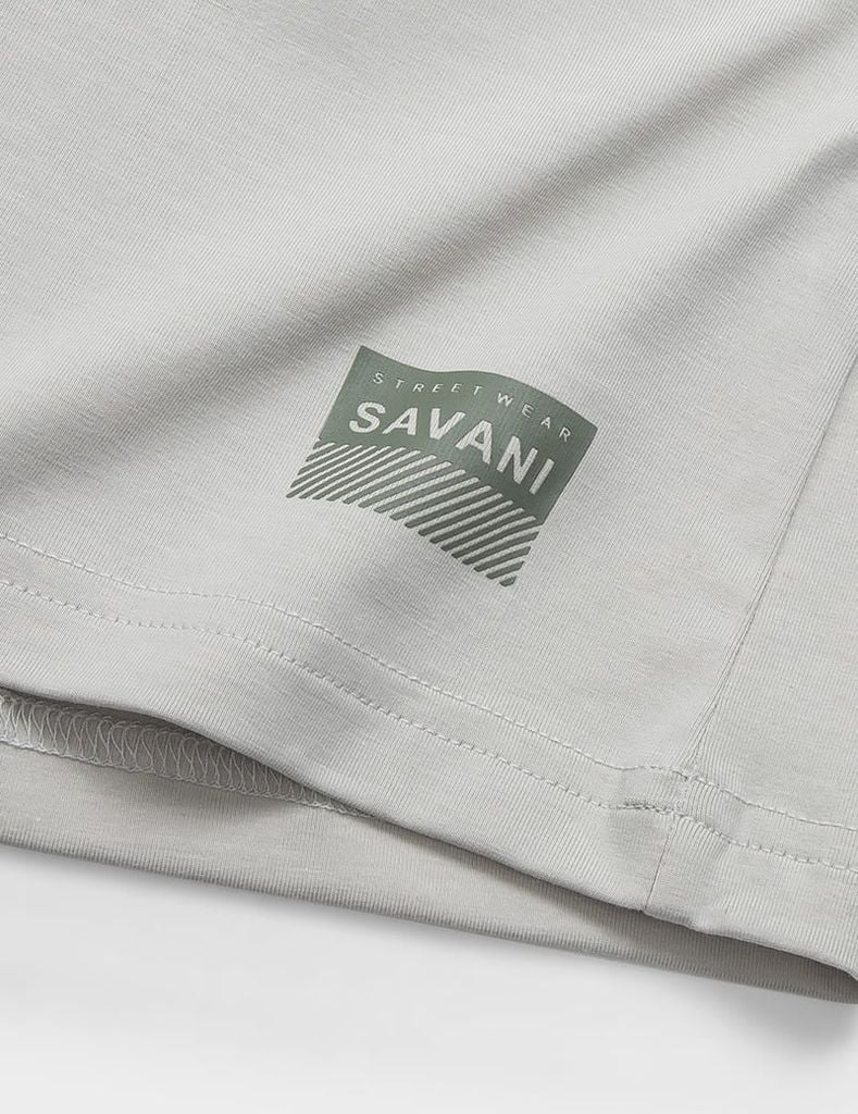 Áo thun nam cố tròn tay raglan in nhỏ gấu áo