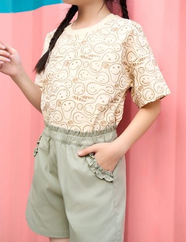 Quần short bé gái cạp chun điểm nhấn bèo quanh túi