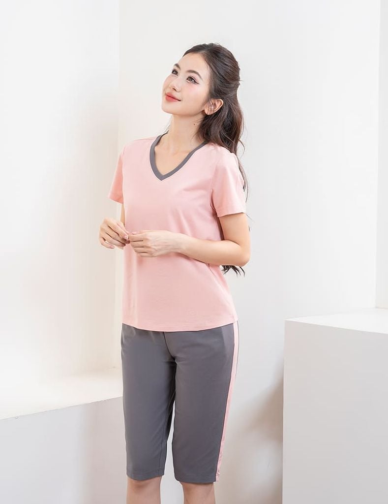 Bộ hè nữ cổ tim quần lửng phối line hai bên