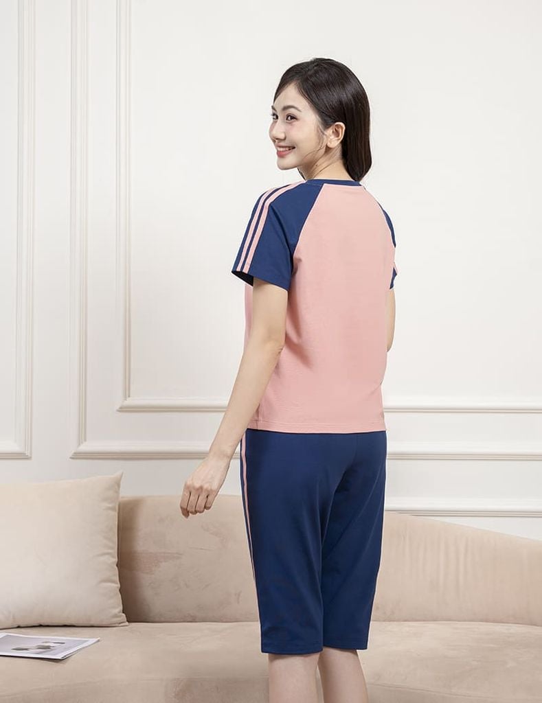 Bộ hè quần lửng nữ tay raglan in sọc hai bên vai