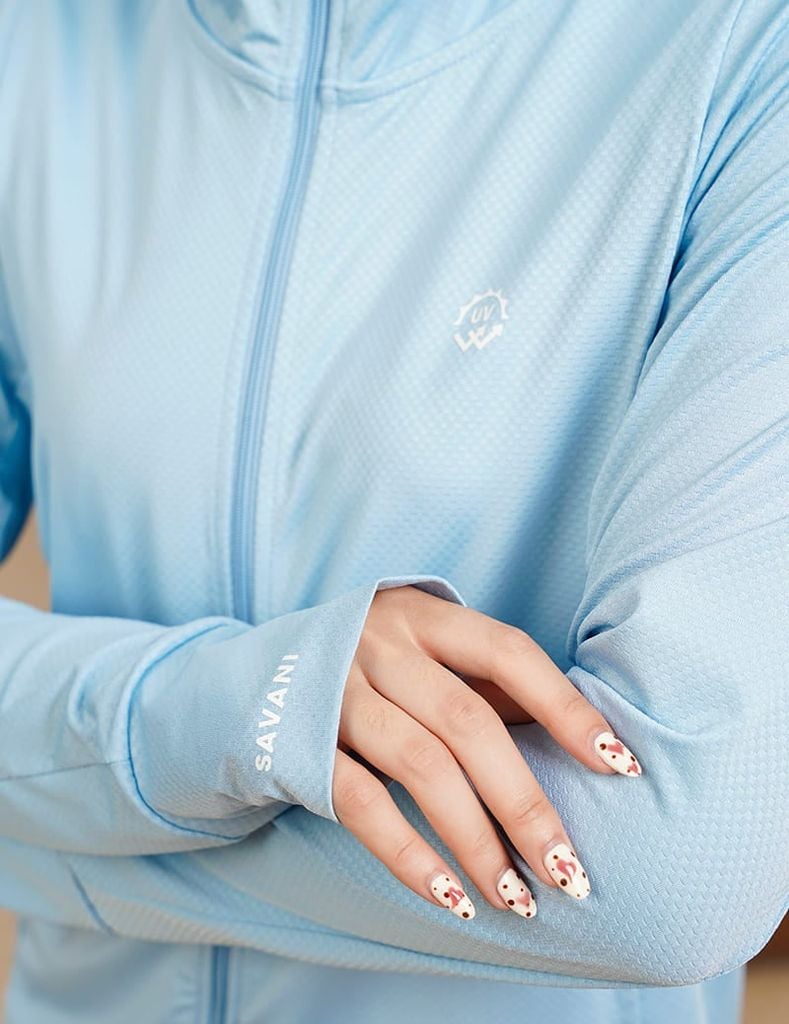 Áo chống nắng nữ chống UV có mũ ép đề can phản quang ngực