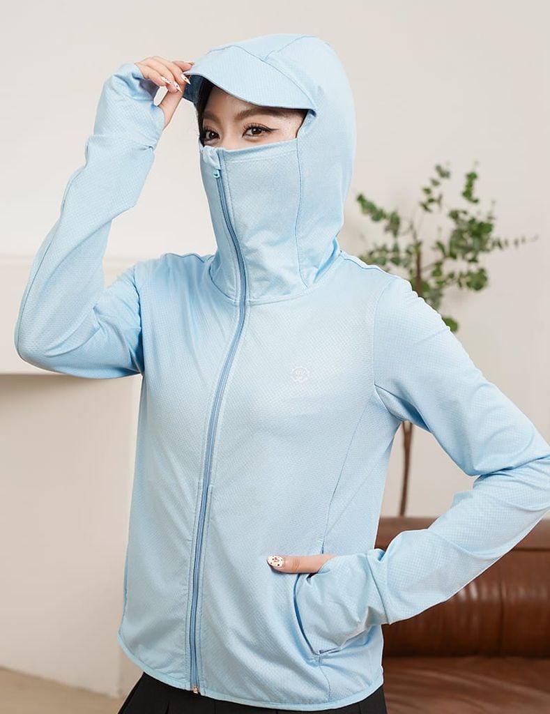 Áo chống nắng nữ chống UV có mũ ép đề can phản quang ngực