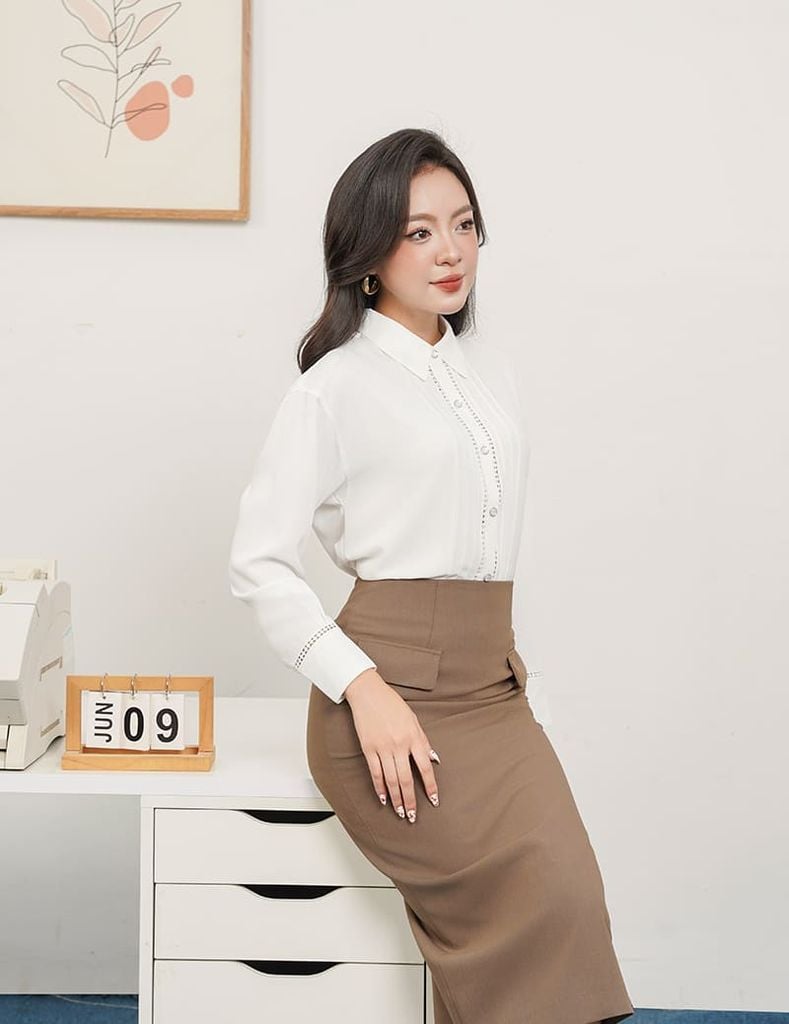 Áo sơ mi nữ dài tay trễ vai nẹp can ruy băng ren