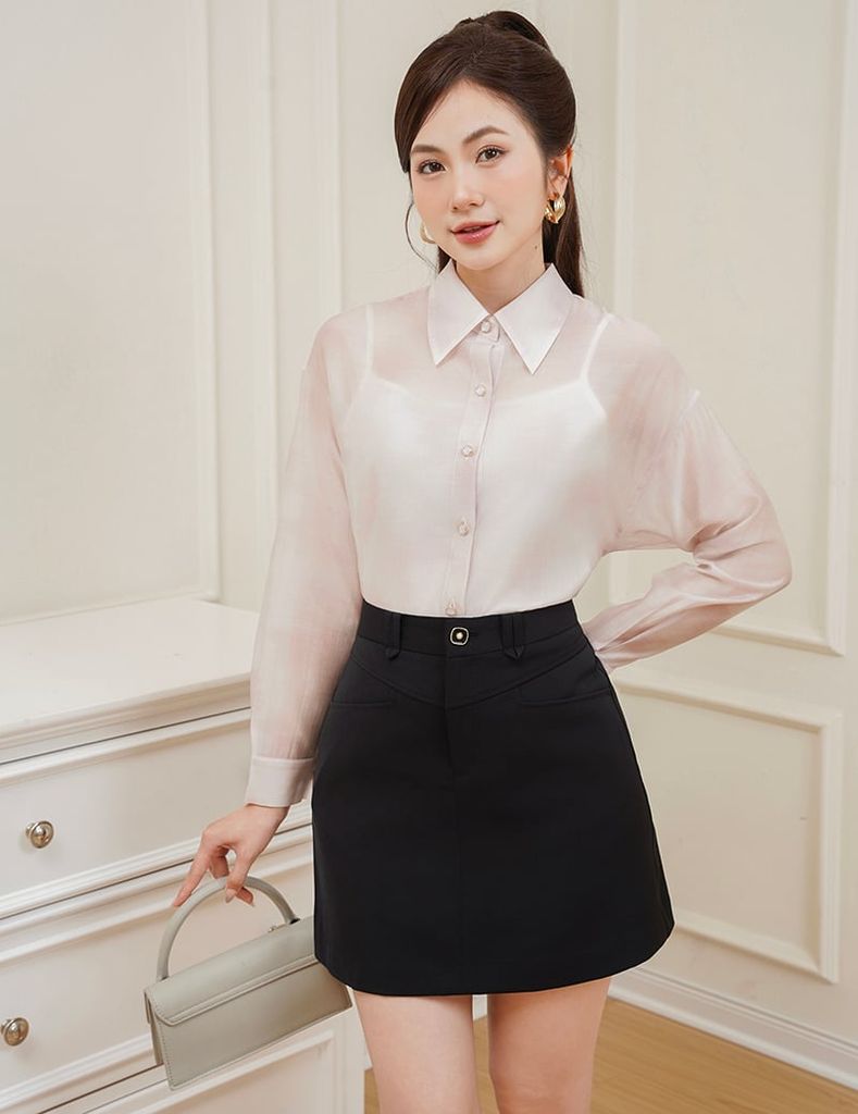 Áo sơ mi dài tay nữ in loang phối áo hai dây trắng