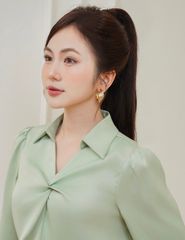 Áo sơ mi dài tay nữ cổ đức vặn xoắn giữa ngực