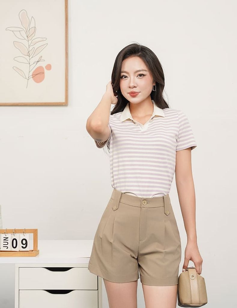 Áo polo nữ ngắn tay kẻ trang nẹp trụ V bo dệt thêu logo